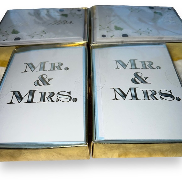 4 Box Set - Mr & Mrs Graphique 16 Cards & Envelopes Wedding Cards x Bundle of 4 - Picture 2 of 5